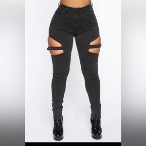 NWT Black “Buckle Up Sis” Jeans size 9